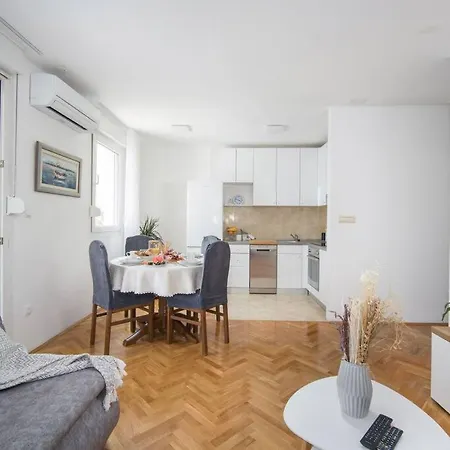 Apartman Maris Apartment