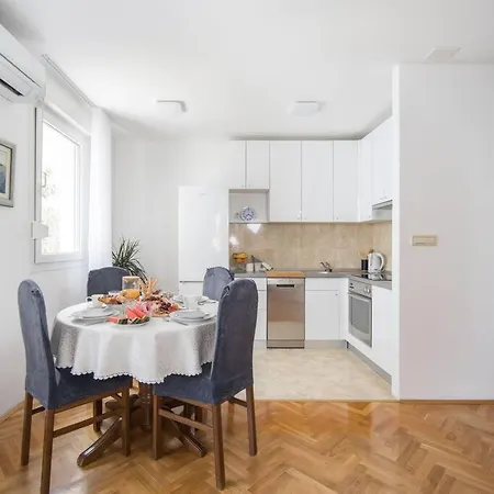 Apartment Apartman Maris