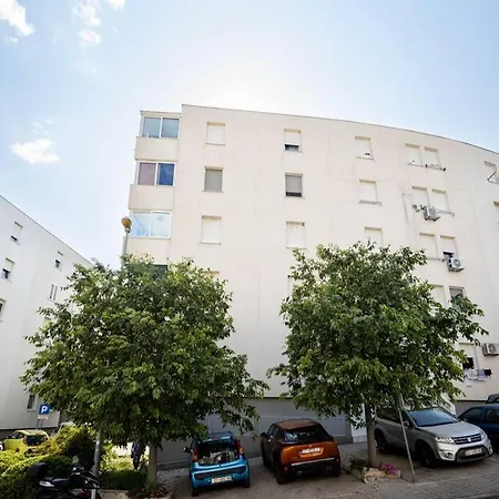 Apartment Apartman Maris *